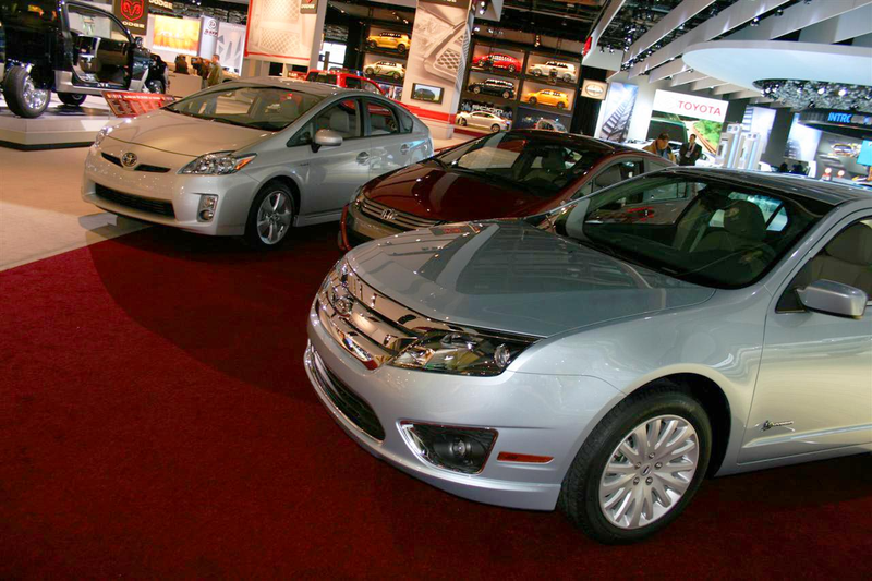 Illustration for article titled First Photo Of 2010 Toyota Prius, 2010 Honda Insight Together